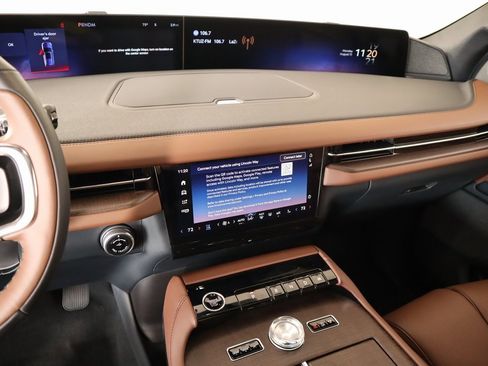 New 2025 Lincoln Navigator L Reserve image 5