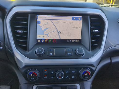 Used 2023 GMC Acadia SLT image 24