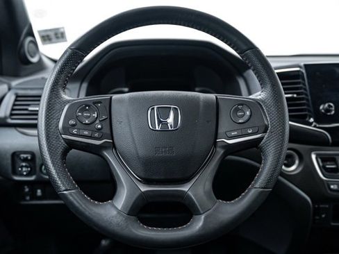 Used 2022 Honda Pilot TrailSport image 20