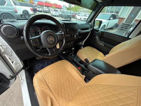 Used 2018 Jeep Wrangler Sport AWD/4WD image 30