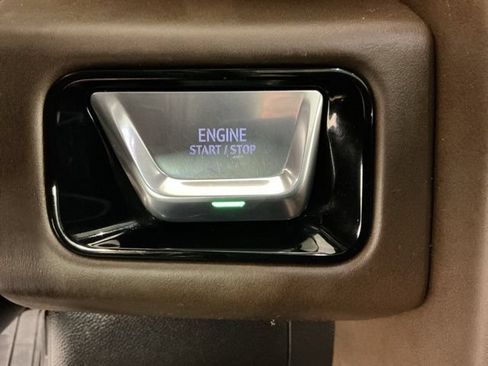 Used 2025 GMC Yukon Denali Ultimate AWD/4WD image 24