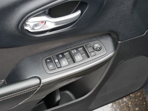 Used 2016 Jeep Cherokee Latitude image 14