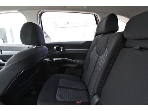 Used 2021 Kia Sorento LX FWD image 11