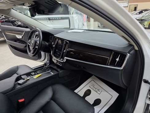 Used 2017 Volvo S90 T5 Momentum w/ Vision Package FWD image 22