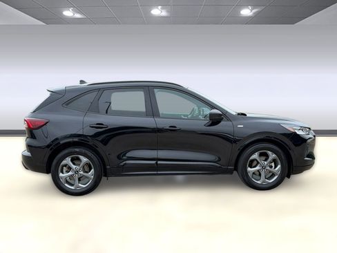 Used 2024 Ford Escape ST-Line w/ Cold Weather Package image 8
