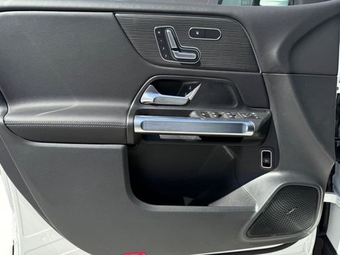 New 2026 Mercedes-Benz GLB 250 image 10