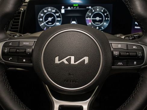 Certified 2025 Kia Sportage SX image 19