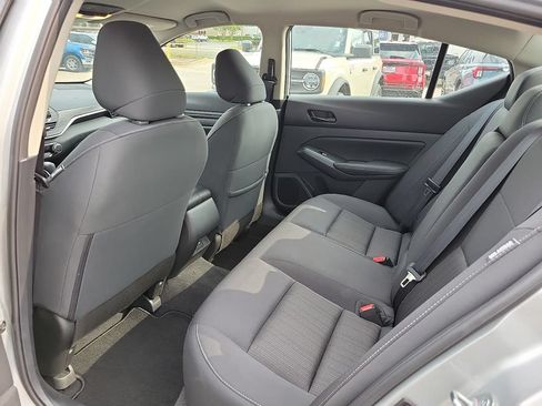 Used 2025 Nissan Altima 2.5 SV FWD image 9