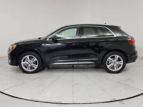 Used 2022 Audi Q3 2.0T Premium w/ Convenience Package image 3