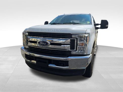 Used 2018 Ford F250 XLT AWD/4WD image 6