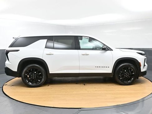 Used 2024 Chevrolet Traverse LS w/ Midnight/Sport Edition FWD image 8