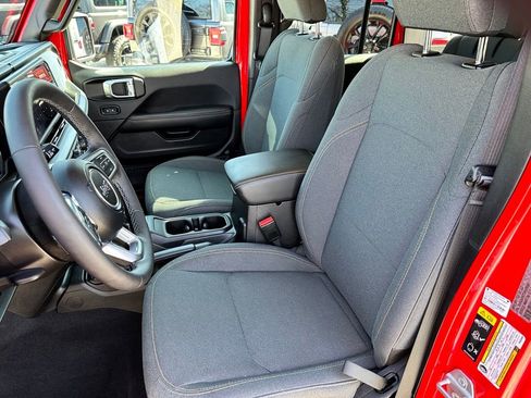 Used 2025 Jeep Wrangler Sahara 4xe image 18