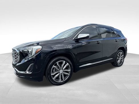 Used 2020 GMC Terrain Denali w/ Denali Premium Package FWD image 5