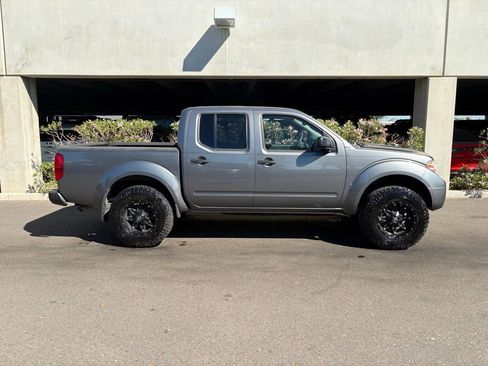 Used 2019 Nissan Frontier SV w/ Value Truck Package image 5