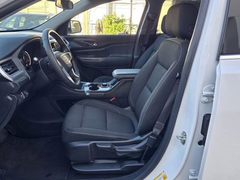 Certified 2023 GMC Acadia SLE image 12