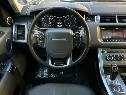 Used 2017 Land Rover Range Rover Sport HSE Dynamic image 15