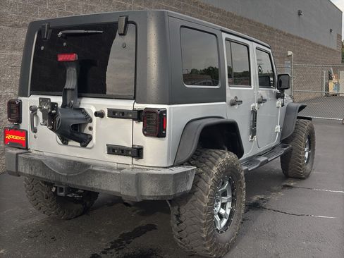 Used 2008 Jeep Wrangler Unlimited Rubicon w/ Dual Top Group AWD/4WD image 6