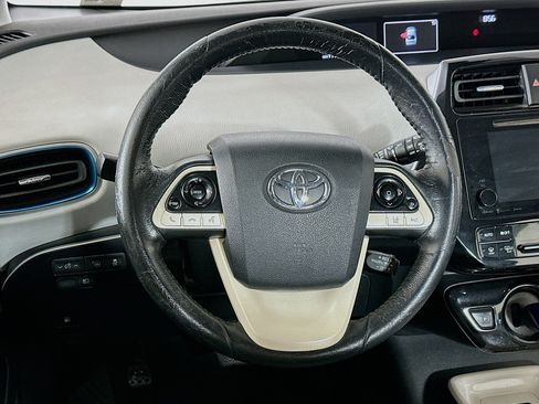 Used 2017 Toyota Prius Three FWD image 18
