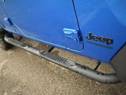 Used 2022 Jeep Wrangler Unlimited Sport AWD/4WD image 13