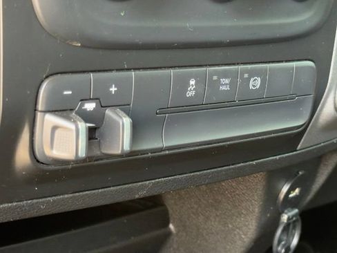 Used 2018 RAM 2500 Tradesman w/ Chrome Appearance Group AWD/4WD image 22