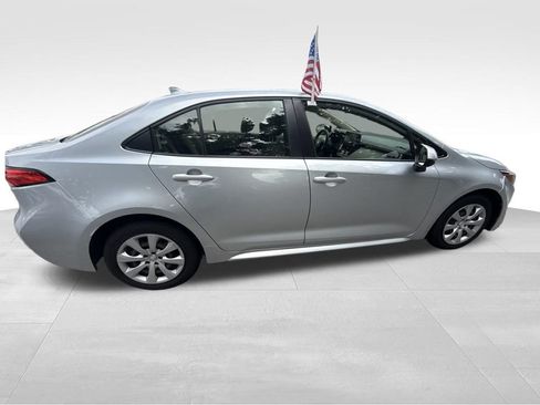 Used 2022 Toyota Corolla LE w/ Carpet Mat Package (TMS) FWD image 7