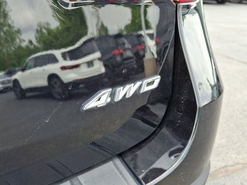 Used 2022 Ford Explorer XLT w/ Equipment Group 202A AWD/4WD image 32