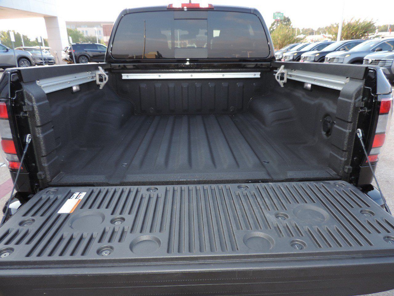 Used 2026 Nissan Frontier Pro-X w/ Pro-X Convenience Package RWD image 19