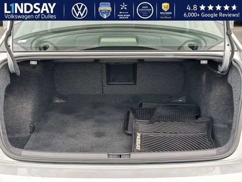 Used 2018 Volkswagen Passat 2.0T SEL Premium image 14