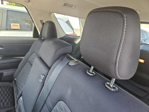 Used 2022 Nissan Pathfinder SV FWD image 13