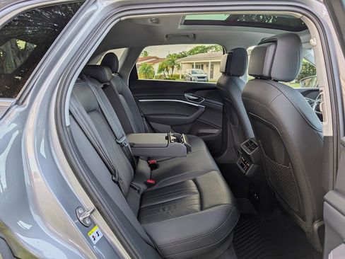 Used 2021 Audi e-tron Premium w/ Towing Package image 61