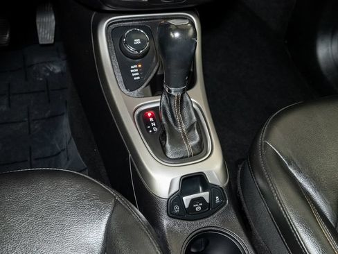 Used 2020 Jeep Compass Latitude w/ Cold Weather Group AWD/4WD image 19