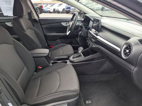 Used 2024 Kia Forte LXS image 32