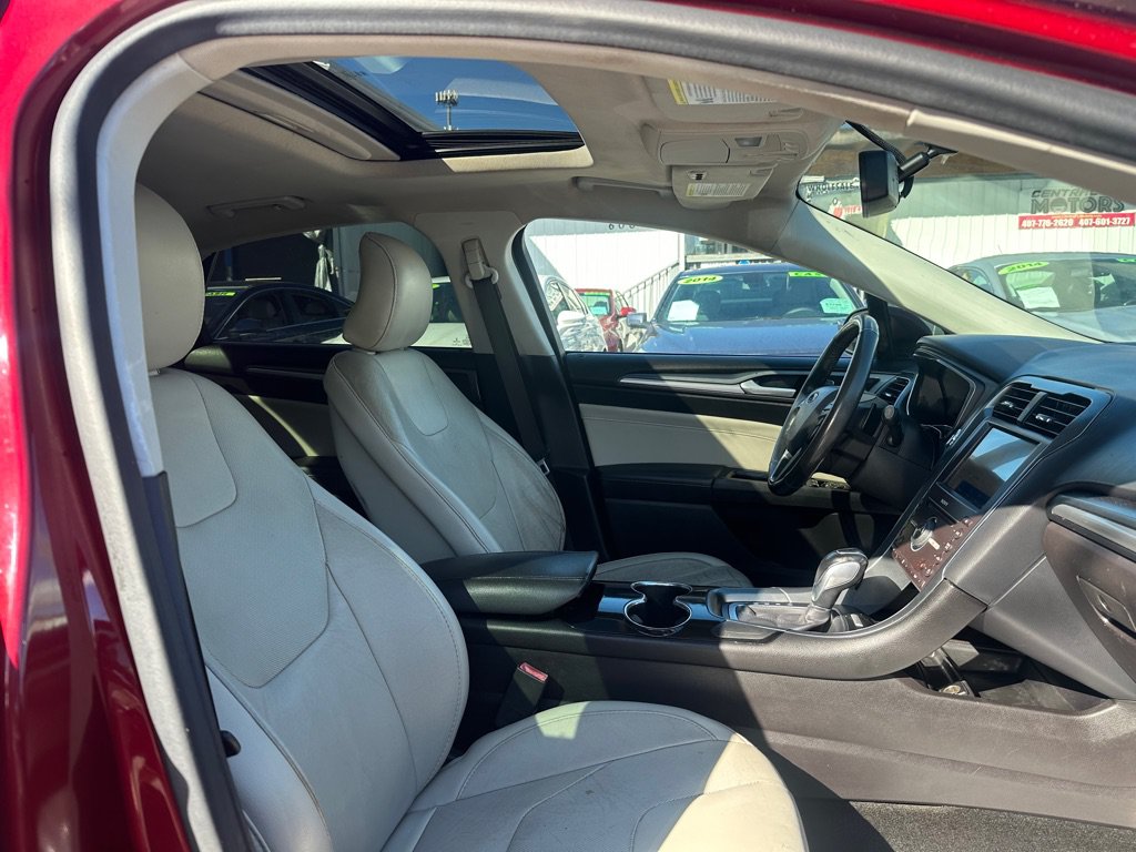 Used 2016 Ford Fusion Titanium FWD image 13