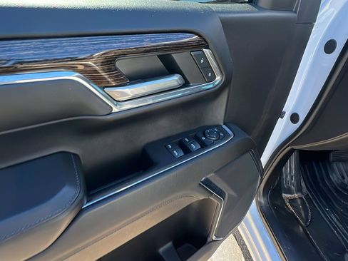 Used 2024 GMC Sierra 1500 Elevation image 15