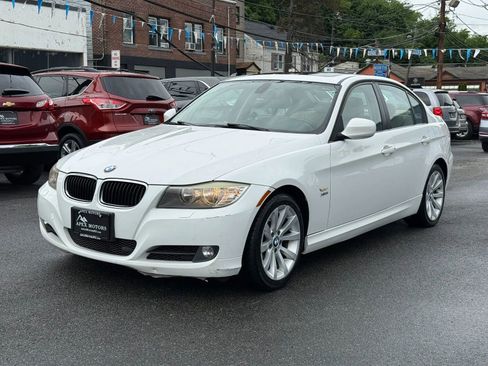 Used 2011 BMW 328i xDrive Sedan AWD/4WD image 3