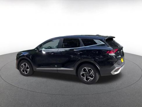 Used 2025 Kia Sportage LX FWD image 10