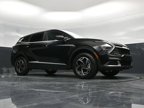 Used 2025 Kia Sportage LX AWD/4WD image 56