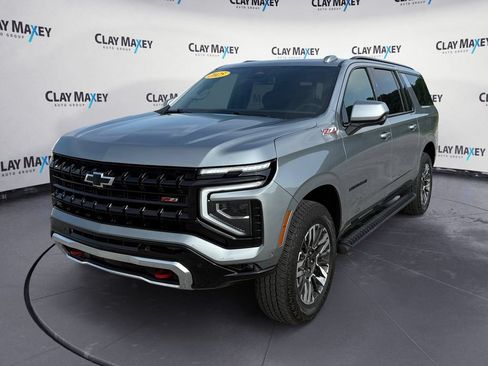 Used 2025 Chevrolet Suburban Z71 AWD/4WD image 1