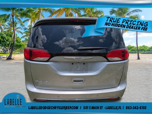 Used 2019 Chrysler Pacifica Limited FWD image 4
