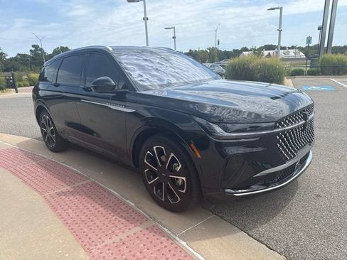 Used 2026 Lincoln Nautilus Reserve AWD/4WD image 3