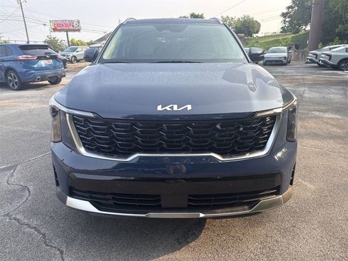 New 2025 Kia Sorento S image 2