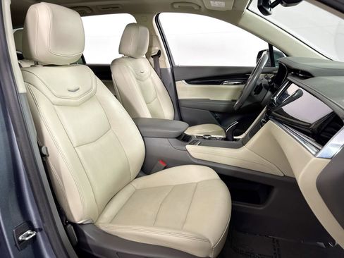 Used 2020 Cadillac XT6 Premium Luxury image 36