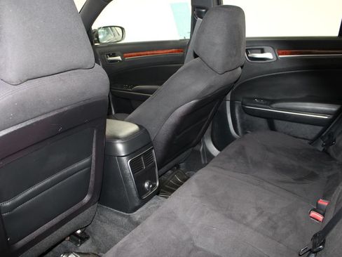 Used 2012 Chrysler 300 RWD image 23