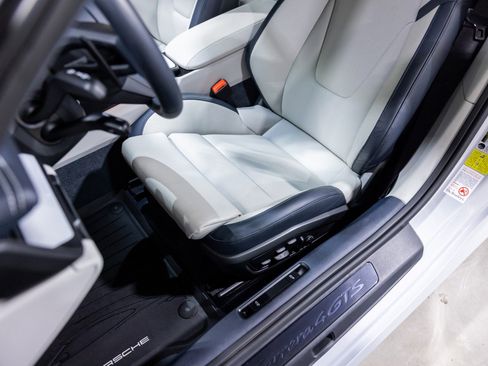 Used 2025 Porsche 911 Carrera 4 GTS image 37