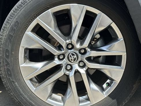 Used 2023 Toyota RAV4 XLE Premium FWD image 9