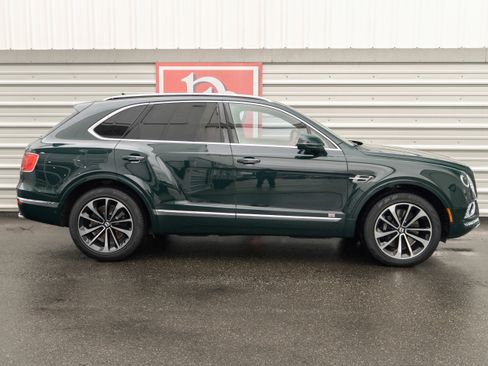 Used 2017 Bentley Bentayga image 53