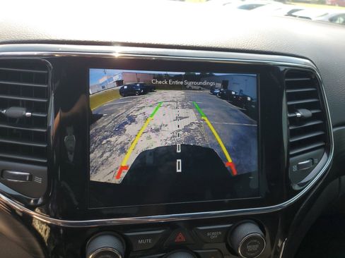 Used 2022 Jeep Grand Cherokee Laredo X RWD image 24
