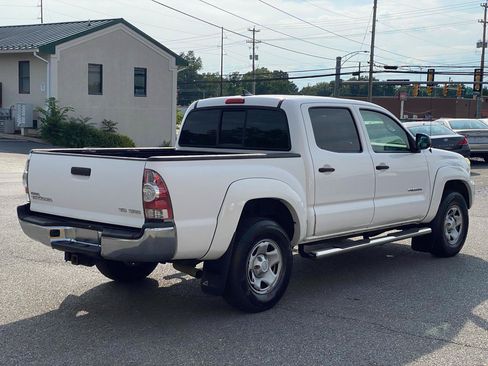 Used 2012 Toyota Tacoma 4x4 Double Cab w/ SR5 Pkg image 3