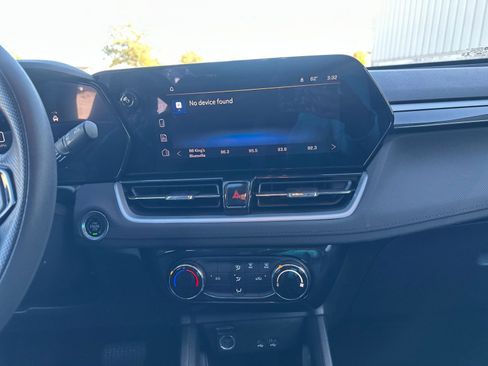 Used 2025 Chevrolet TrailBlazer LT image 18