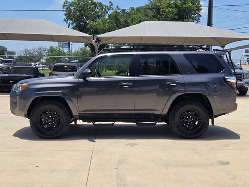 Used 2019 Toyota 4Runner SR5 AWD/4WD image 4